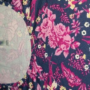 Price Reduced 6/3     NWT LULAROE  Xl Classic T